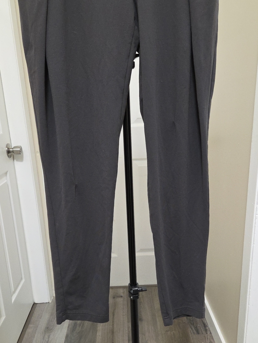 lululemon Athletica Charcoal Gray Pull-On Tapered Straight Leg Pants Stretch - Picture 4 of 8